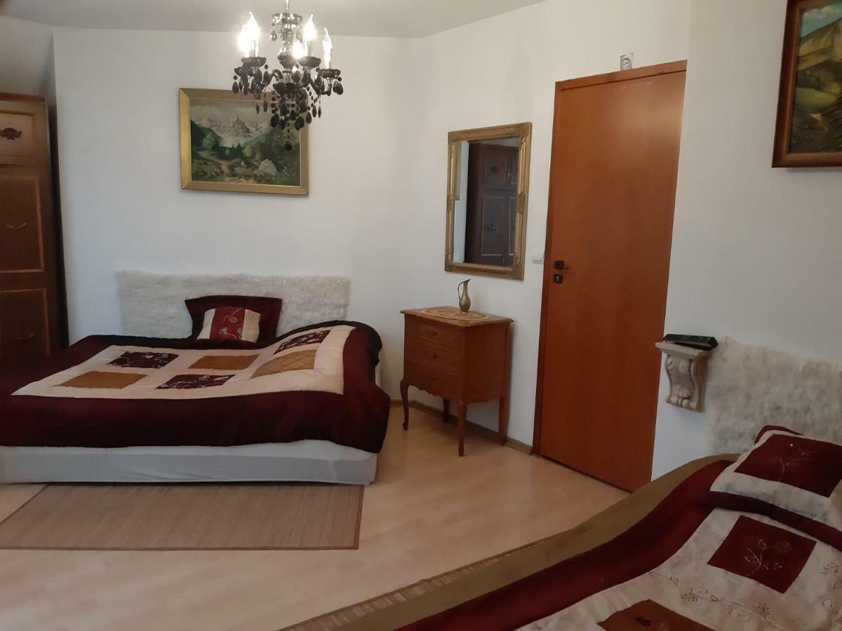 Zajazd Ponikiew - Noclegi Wadowice Ngoại thất bức ảnh