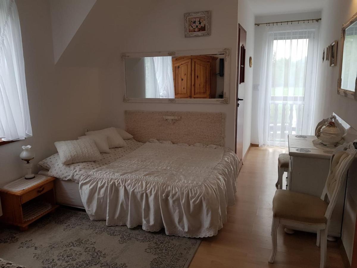 Zajazd Ponikiew - Noclegi Wadowice Ngoại thất bức ảnh
