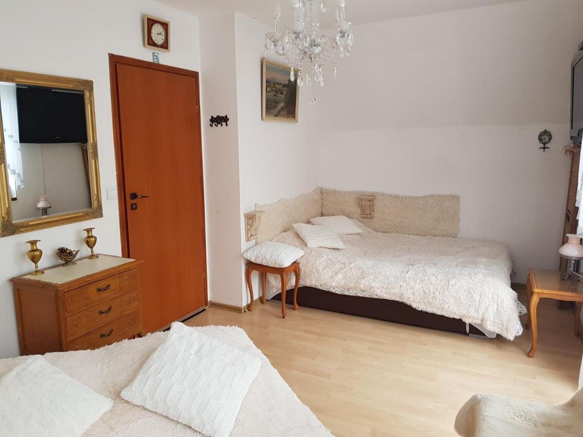 Zajazd Ponikiew - Noclegi Wadowice Ngoại thất bức ảnh